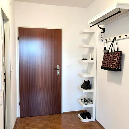 Cozy Apartment, Location *
